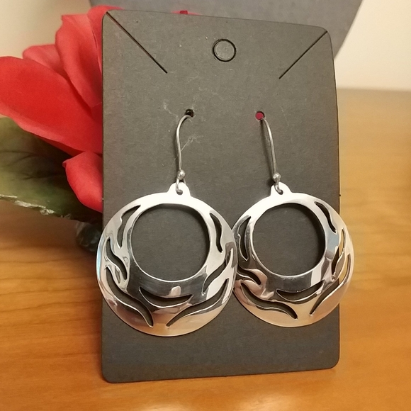 2/$20 925 Sterling Silver Round Handcut earrings - Picture 2 of 5